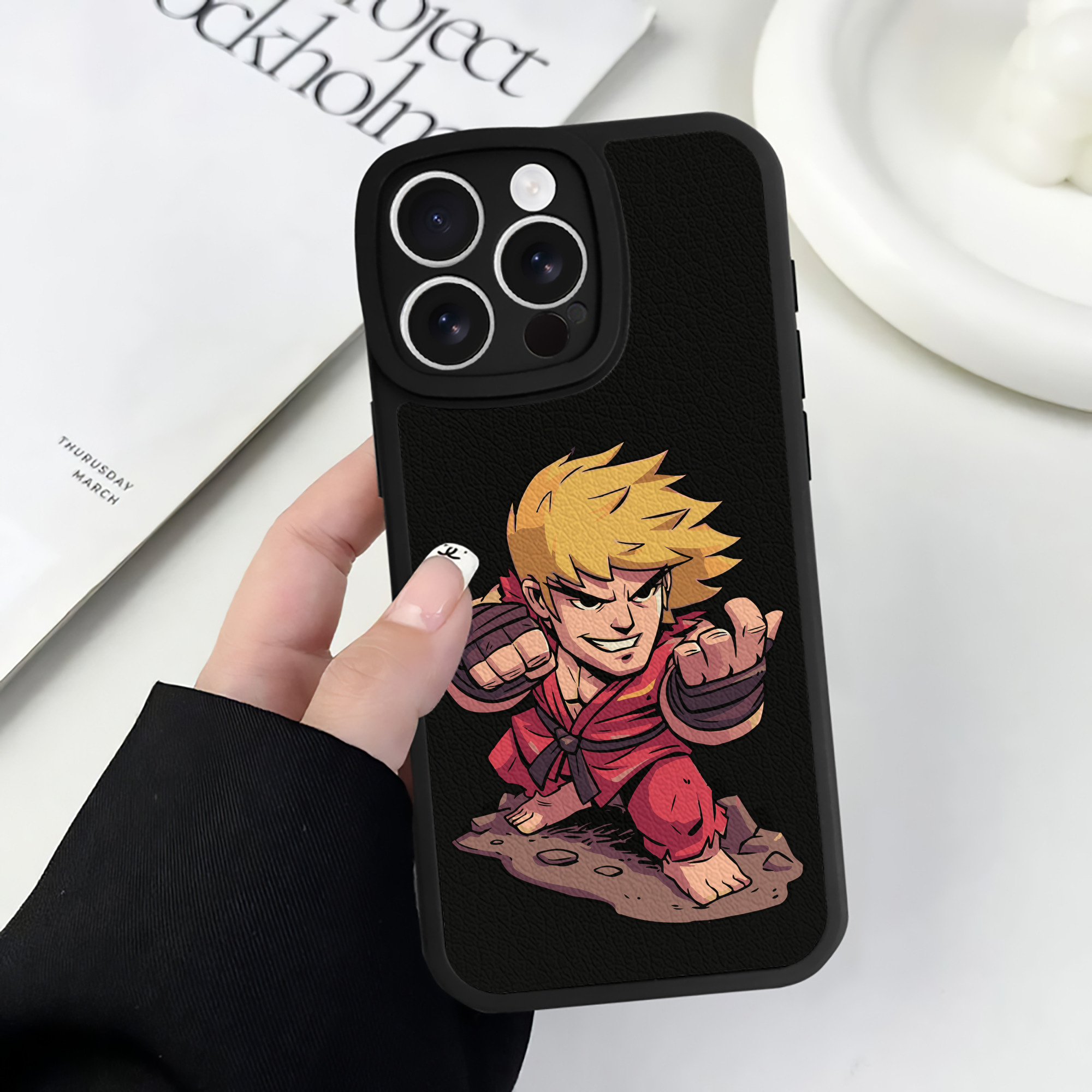 （画像用） アベンジャーズ The Avengers 【iPhone 16シリーズ対応】シリコンスマホケース（レザー調） 材質：シリコン